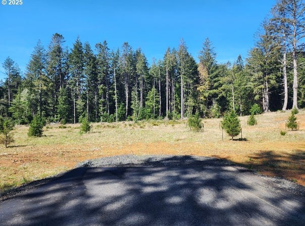 Hubbard LN, Port Orford, OR 97465