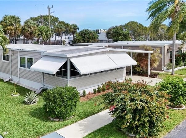 129 NW 53rd Pl, Deerfield Beach, FL 33064