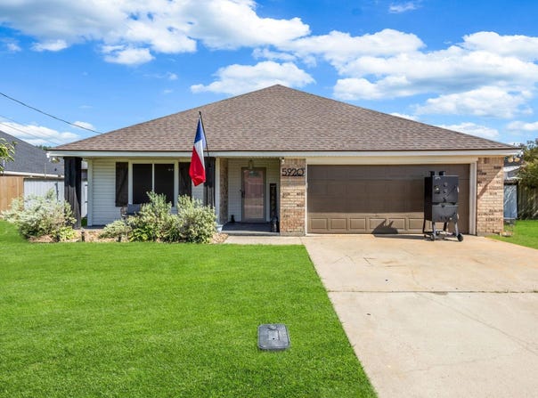 5920 Crockett, Lumberton, TX 77657