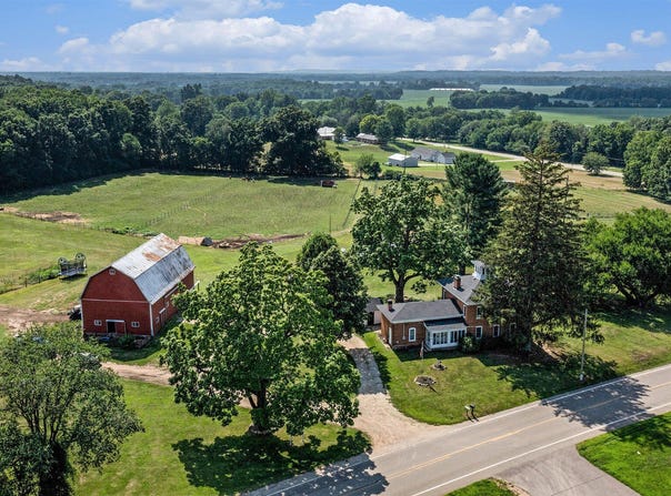 688 Pierce Road, Plainwell, MI 49080