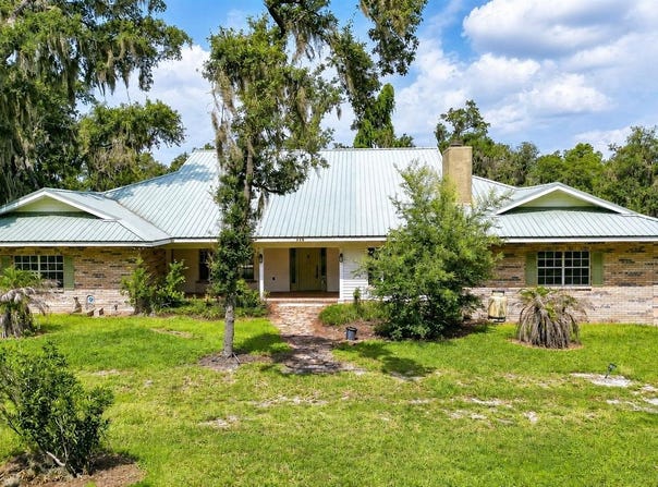 914 S MILLER Road, VALRICO, FL 33594