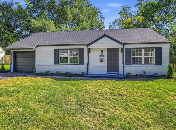 7541 Rainbow Drive, Prairie Village, KS 66208