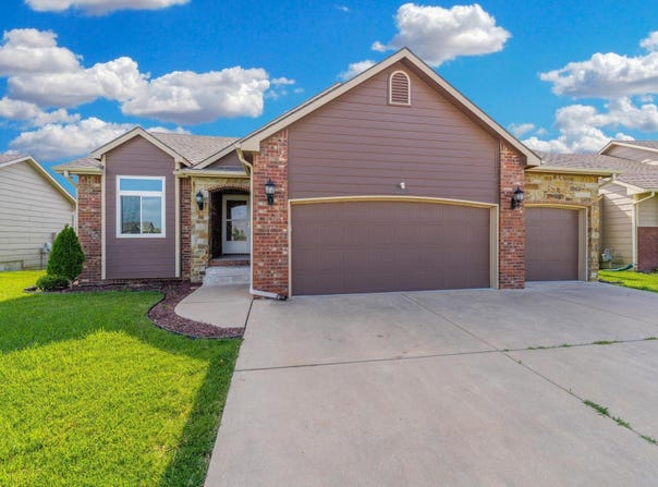 5334 N Rock Spring St, Bel Aire, KS 67226