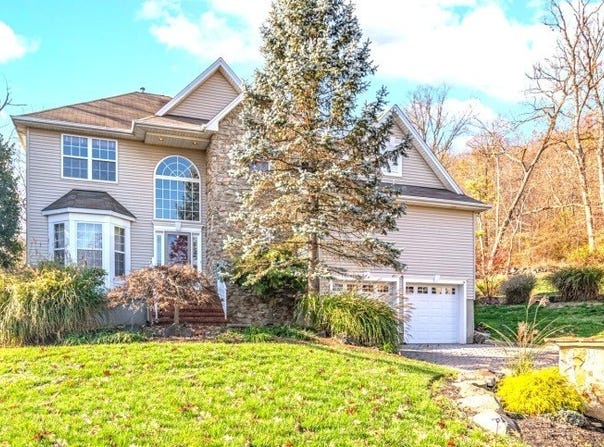 24 Wingate Way, Green Brook Twp., NJ 08812-1800