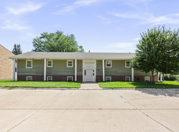 1300 HIGHLAND Avenue, RED OAK, IA 51566