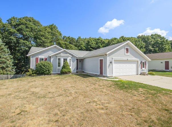 73 Teasel Street NE, Comstock Park, MI 49321