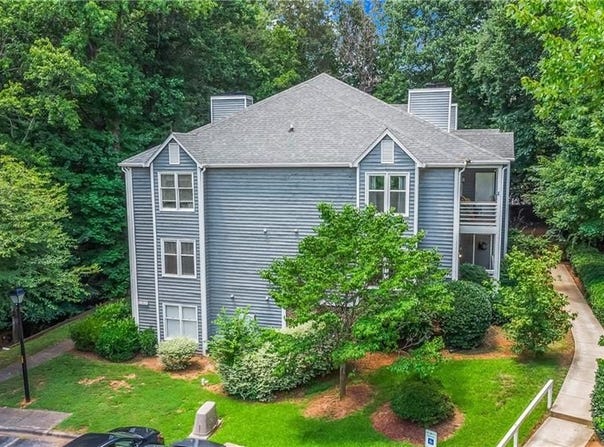 326 Meadows Circle, Winston-Salem, NC 27104