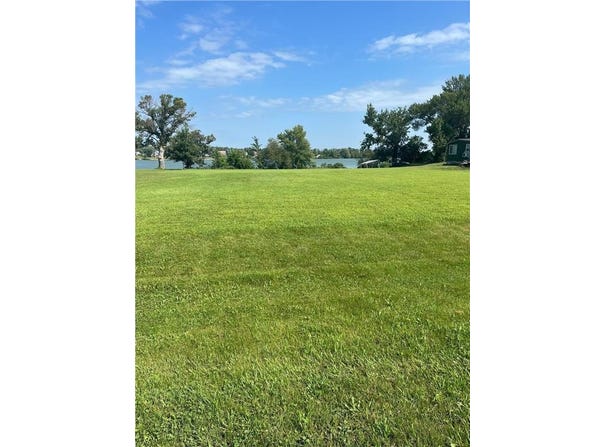 640 West Lake Street W, Avoca, MN 56114