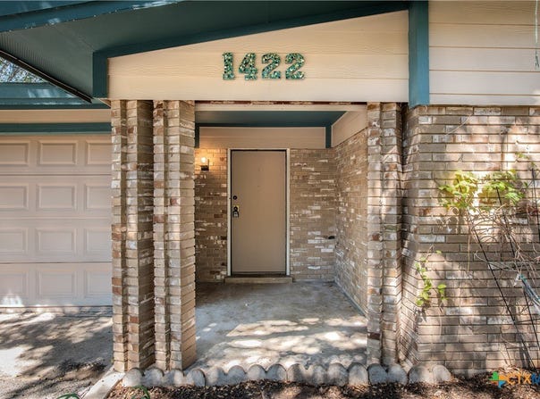 1422 Mockingbird Lane, Seguin, TX 78155
