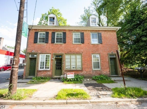 332 Water St, Belvidere Twp., NJ 07823-1219