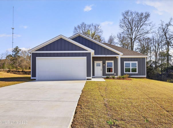 7 Shadow Wood Drive, McHenry, MS 39561