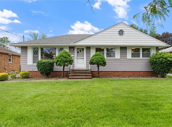6444 Alexandria Drive, Parma Heights, OH 44130