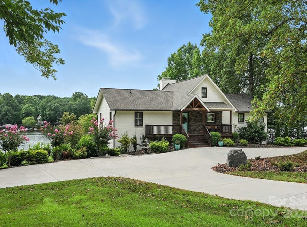 215 Barber Loop, Mooresville, NC 28117