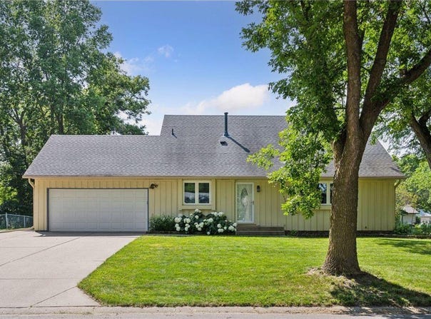 10655 103rd Avenue N, Maple Grove, MN 55369