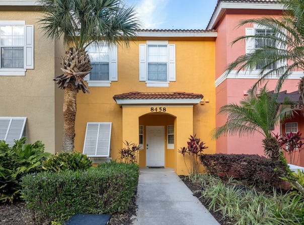 8458 CRYSTAL COVE LOOP, KISSIMMEE, FL 34747