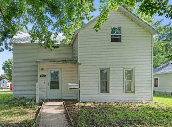 628 E Nebraska St, Pierce, NE 68767