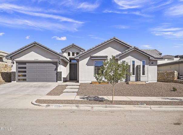12264 Clifton Hill Road, El Paso, TX 79928