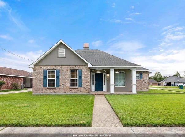 3243 Camelia St, Zachary, LA 70791