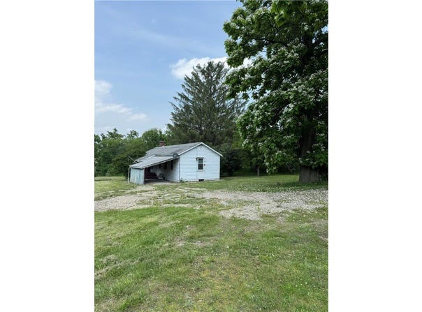 1442 Old Indiana Rd, Burrel/Blacklick, PA 15716