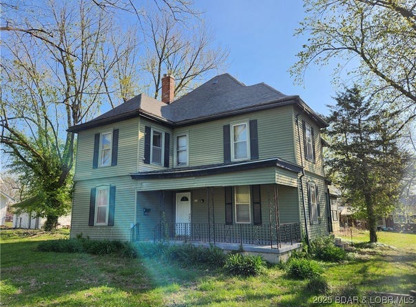 400 Thurston Street N, Versailles, MO 65084
