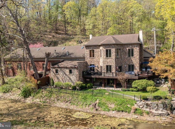 1820 EASTON ROAD, KINTNERSVILLE, PA 18930