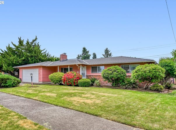 2562 DOVER Dr, Eugene, OR 97404