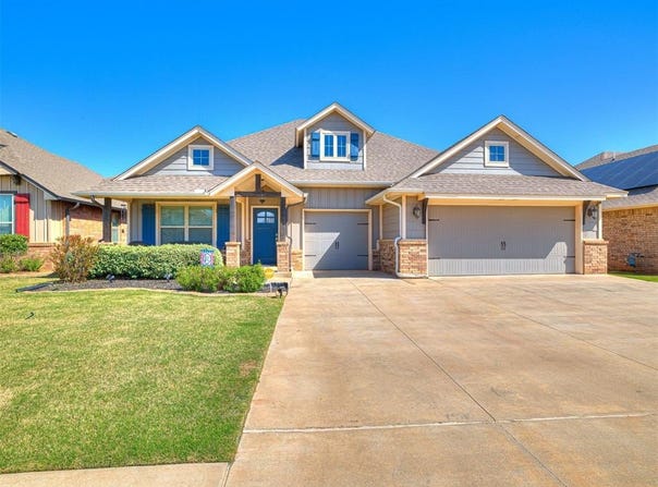 917 NE 34th Terrace, Moore, OK 73160