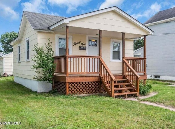 25 Hooker Street, Jamesburg, NJ 08831