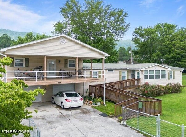 205 Ellison Rd, LaFollette, TN 37766