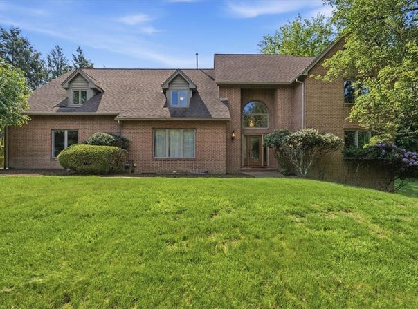 210 Reichold Rd, McCandless, PA 15090
