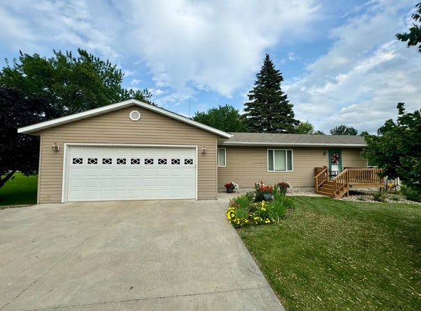 312 3rd St, Eden, SD 57232