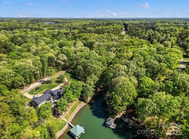 135 Barksdale Lane, Mooresville, NC 28117