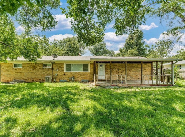 9620 W Tee Ln, Wichita, KS 67212