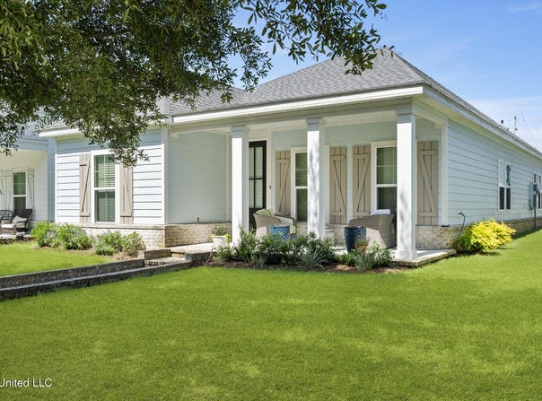 137 Grande View Drive, Biloxi, MS 39531