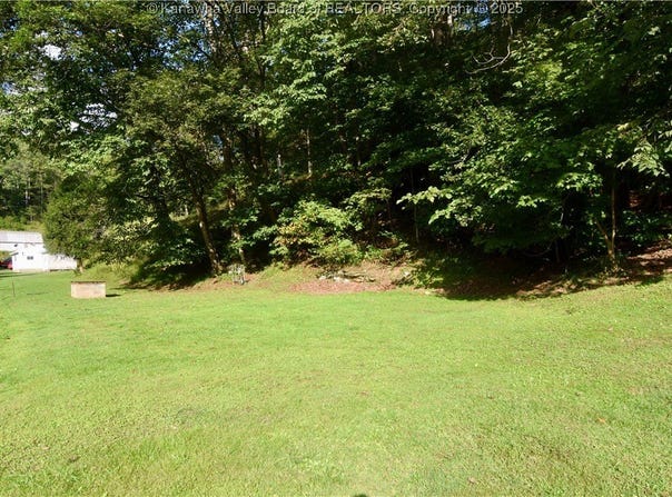 28 Watts Chapel Road, Kenna, WV 25248