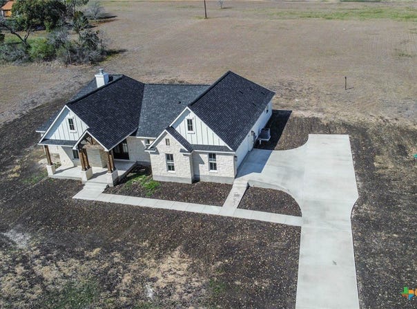 110 Lake Village Road, Seguin, TX 78155