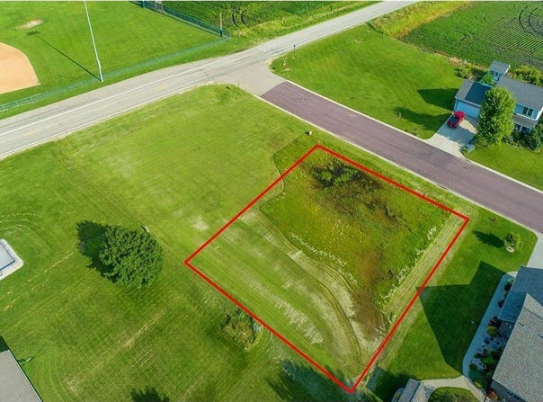 21 Marples Avenue, Minnesota Lake, MN 56068