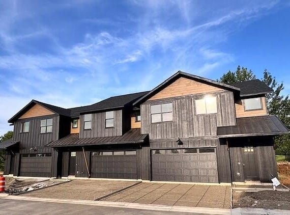 107 Golf View Drive, Eagle Point, OR 97524