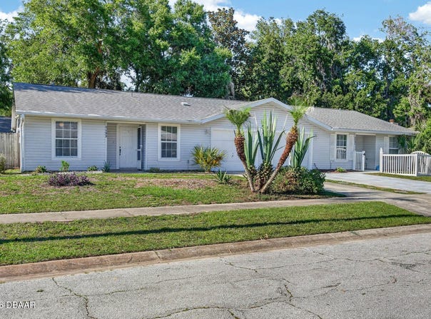 1133 Squirrel Nest Lane, Port Orange, FL 32129