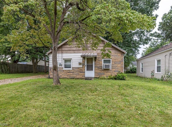 796 Lindsay Avenue, Akron, OH 44306