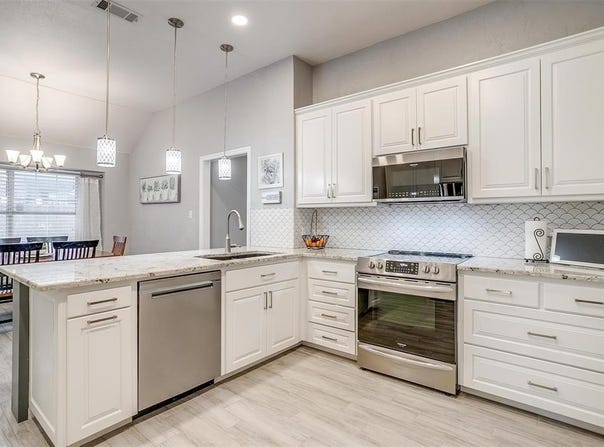 105 Shorewood Place, Joshua, TX 76058