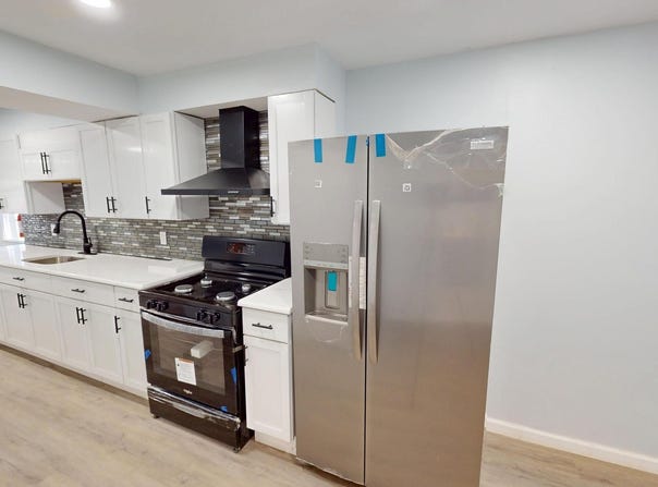 6 W GRIFFITH STREET, PENNS GROVE, NJ 08069