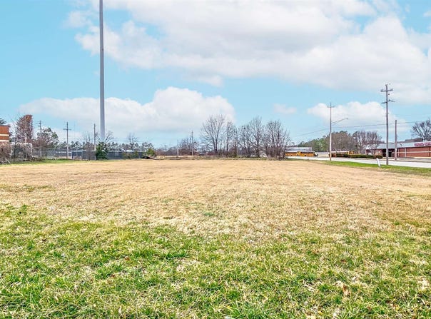 7999 CLUB CENTER, Memphis, TN 38016