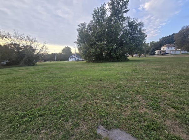 Ames lot: 4, Winfield, KS 67156