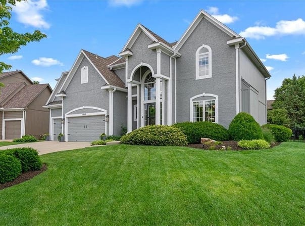 19600 W 98TH Street, Lenexa, KS 66220