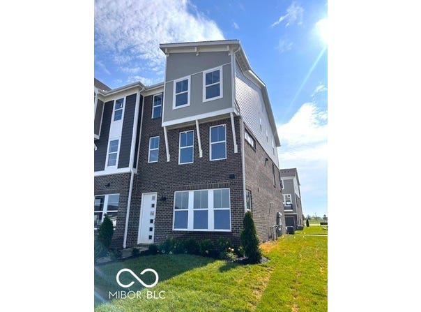 7333 Bayview Run, McCordsville, IN 46055