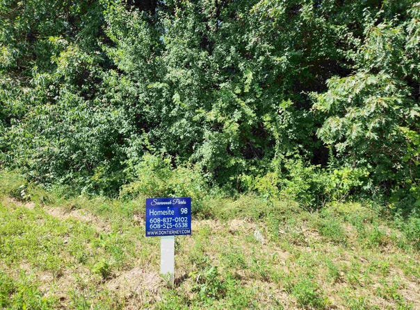 205 Savannah Parkway, Deerfield, WI 53531