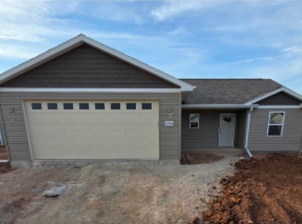 2026 WHITE DOVE Lane, KAUKAUNA, WI 54130