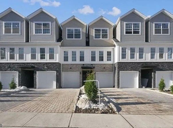 93 Prospect St, Garfield City, NJ 07026-2683