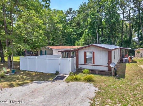 9274 Bonaparte Drive SW, Calabash, NC 28467